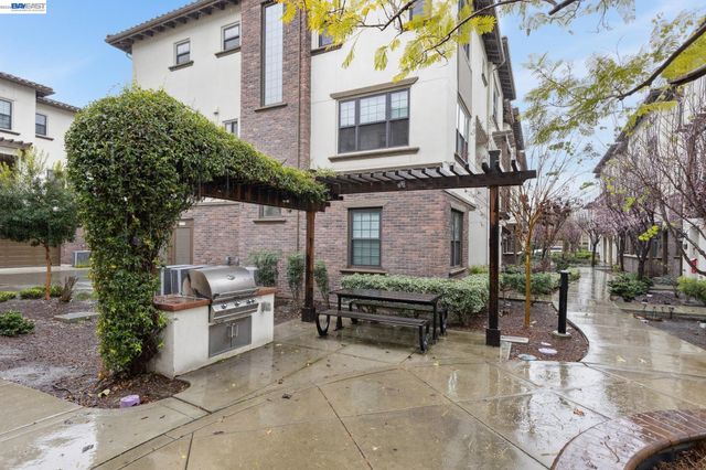 3460 Serra Cir, Pleasanton, CA 94588