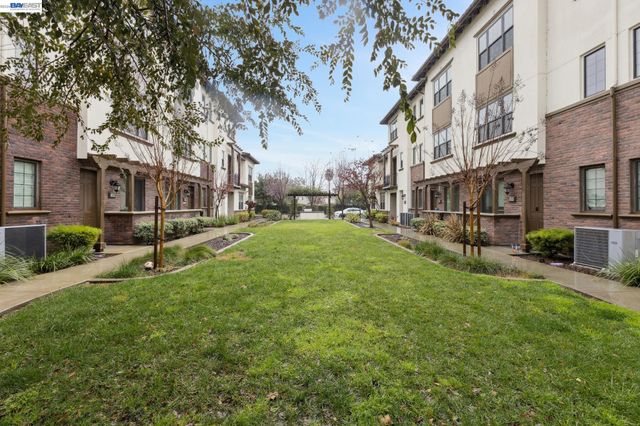 3460 Serra Cir, Pleasanton, CA 94588