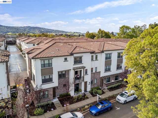 3460 Serra Cir, Pleasanton, CA 94588