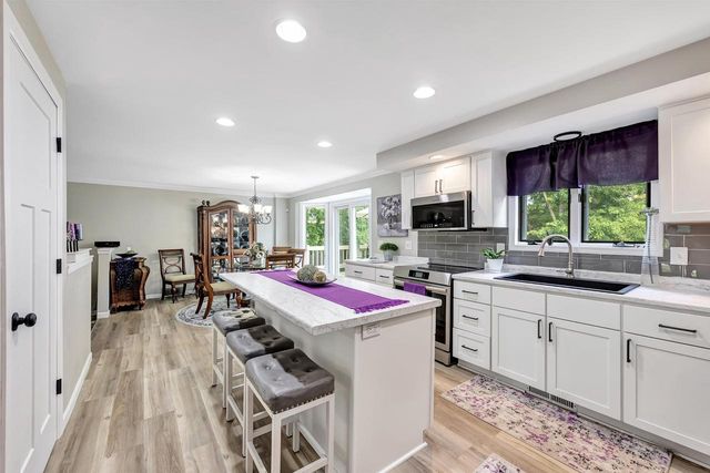 2719 WOODLAND HILLS COURT, Green Bay, WI 54311