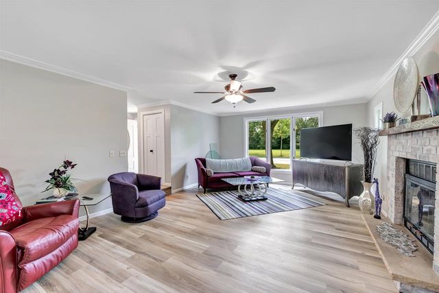 2719 WOODLAND HILLS COURT, Green Bay, WI 54311