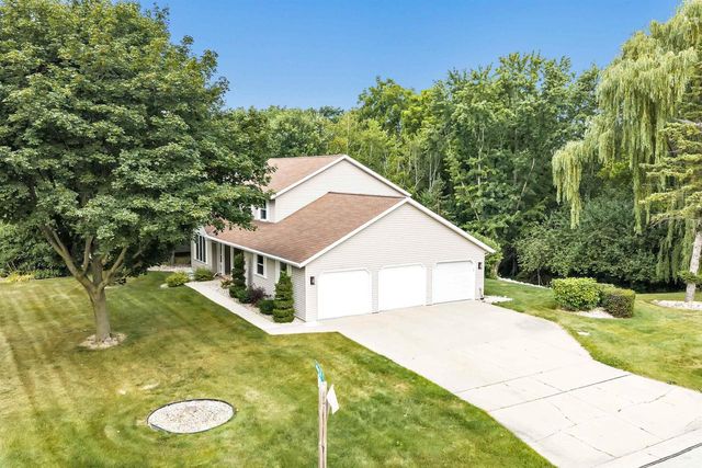 2719 WOODLAND HILLS COURT, Green Bay, WI 54311