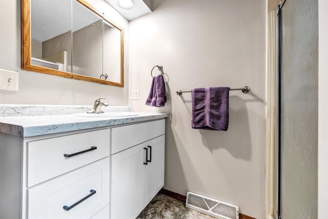 2719 WOODLAND HILLS COURT, Green Bay, WI 54311