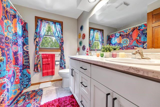 2719 WOODLAND HILLS COURT, Green Bay, WI 54311