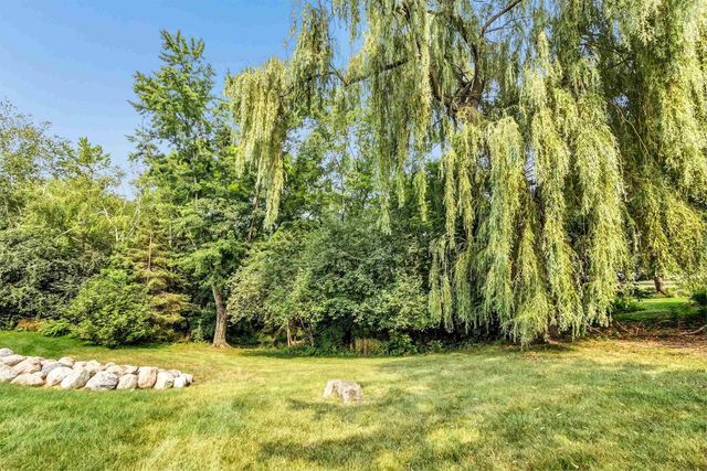 2719 WOODLAND HILLS COURT, Green Bay, WI 54311