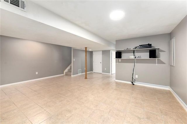 2156 Shenandoah Drive, Leavenworth, KS 66048