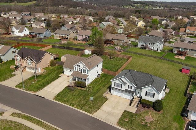 2156 Shenandoah Drive, Leavenworth, KS 66048