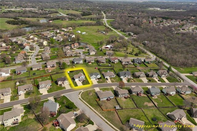 2156 Shenandoah Drive, Leavenworth, KS 66048