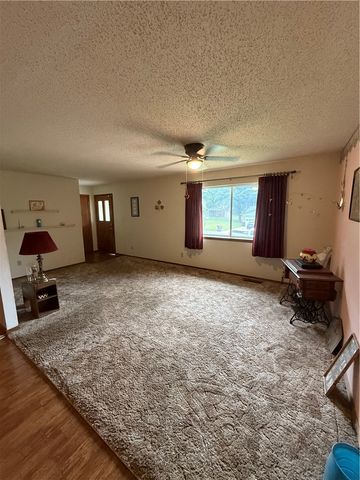 2806 N Frankfort Avenue, Russellville, AR 72802