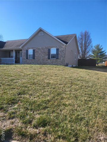 513 Stonefield Drive, Smithton, IL 62285