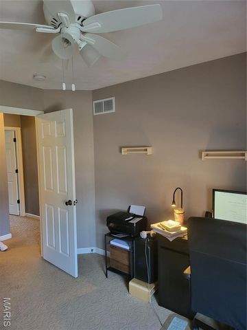 513 Stonefield Drive, Smithton, IL 62285