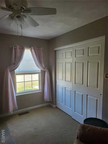 513 Stonefield Drive, Smithton, IL 62285