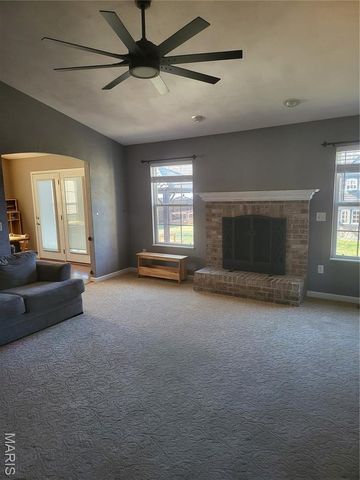 513 Stonefield Drive, Smithton, IL 62285