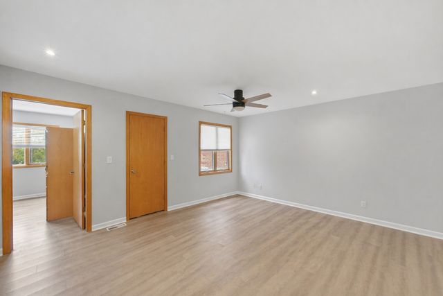 1661 Carmel Court, Hoffman Estates, IL 60169