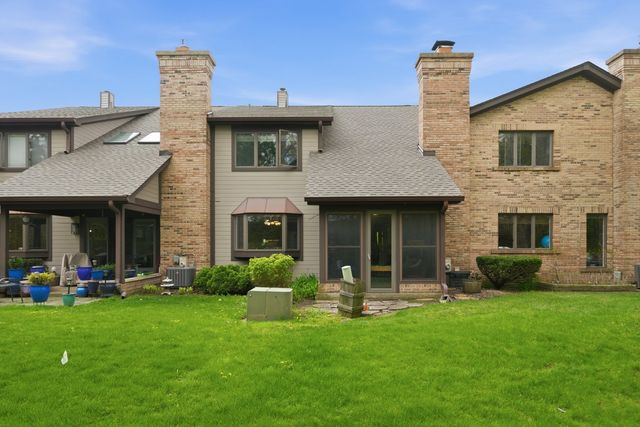 1661 Carmel Court, Hoffman Estates, IL 60169