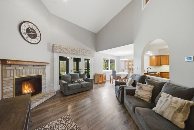 1661 Carmel Court, Hoffman Estates, IL 60169