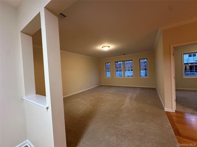 75 QUAKER Avenue 121, Cornwall, NY 12518