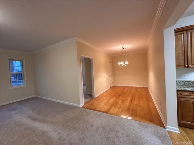 75 QUAKER Avenue 121, Cornwall, NY 12518