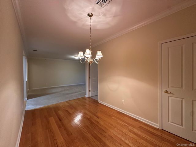 75 QUAKER Avenue 121, Cornwall, NY 12518