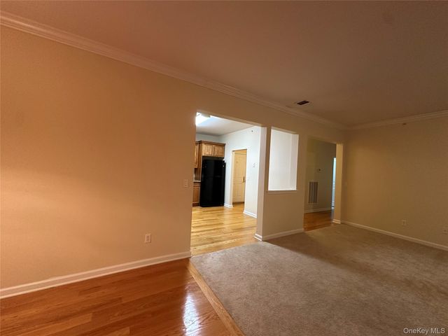 75 QUAKER Avenue 121, Cornwall, NY 12518