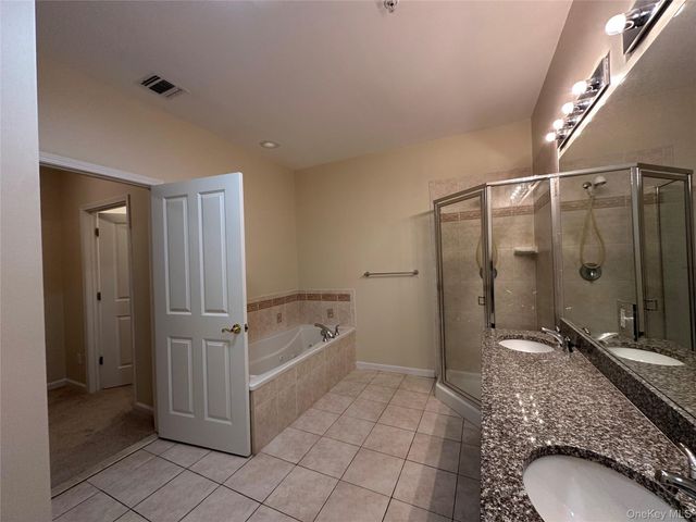 75 QUAKER Avenue 121, Cornwall, NY 12518