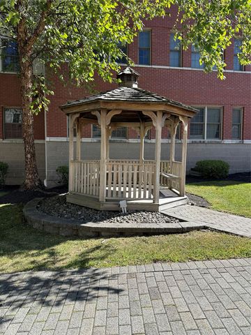 75 QUAKER Avenue 121, Cornwall, NY 12518