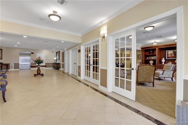 75 QUAKER Avenue 121, Cornwall, NY 12518