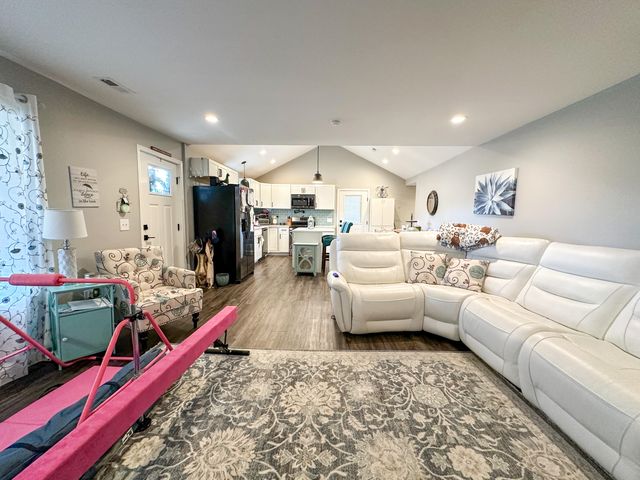 103 Fletcher Drive, London, KY 40741