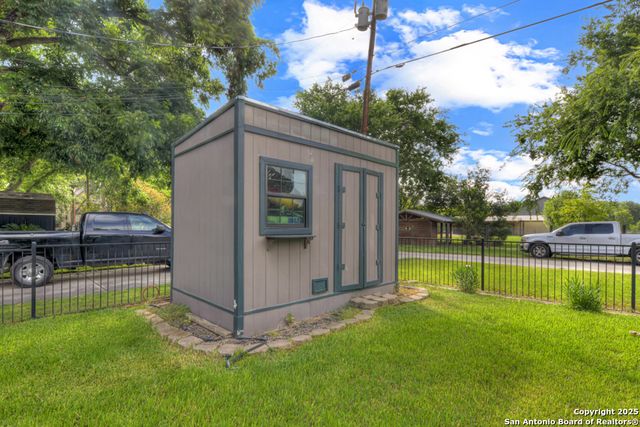 1321 E Zipp, New Braunfels, TX 78130