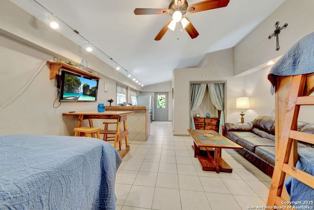 1321 E Zipp, New Braunfels, TX 78130