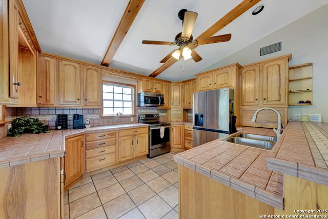 1321 E Zipp, New Braunfels, TX 78130