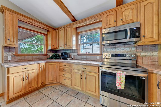 1321 E Zipp, New Braunfels, TX 78130