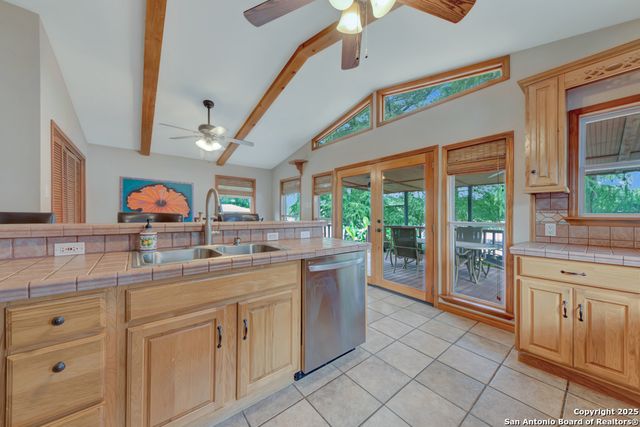 1321 E Zipp, New Braunfels, TX 78130