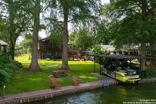 1321 E Zipp, New Braunfels, TX 78130