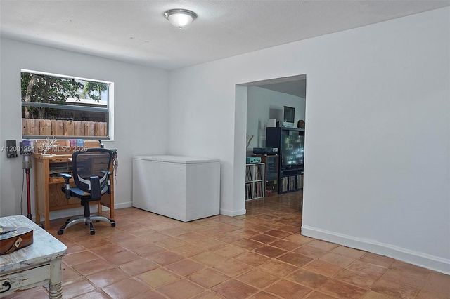 19751 SW 84th Ave, Cutler Bay, FL 33189