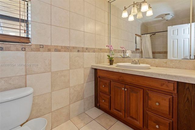 19751 SW 84th Ave, Cutler Bay, FL 33189