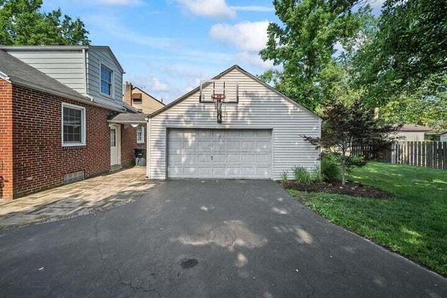 2698 Ruhl Avenue, Columbus, OH 43209