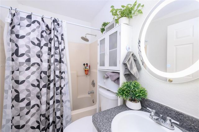 998 SW 8th Place, Florida City, FL 33034