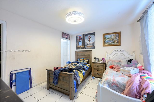 998 SW 8th Place, Florida City, FL 33034