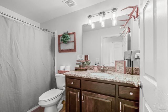 8022 Eight Mile Creek Rd, Pensacola, FL 32526