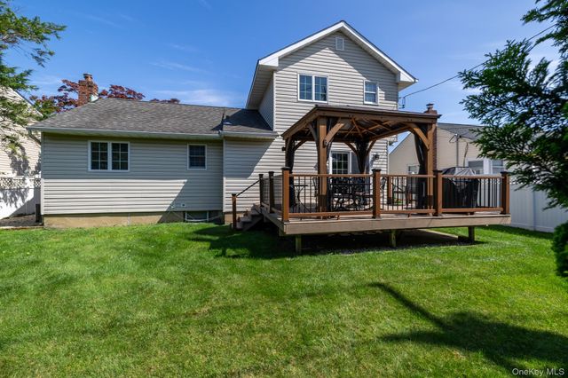 3848 Cordwood Lane, Seaford, NY 11783