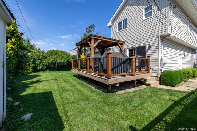 3848 Cordwood Lane, Seaford, NY 11783