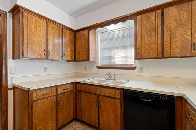 5819 WINKLER Drive, Amarillo, TX 79109