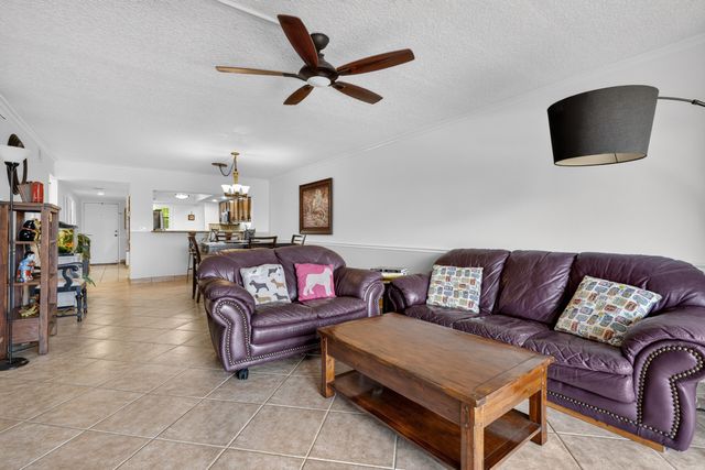 1036 US Highway 1 121, North Palm Beach, FL 33408
