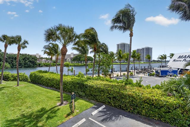 1036 US Highway 1 121, North Palm Beach, FL 33408