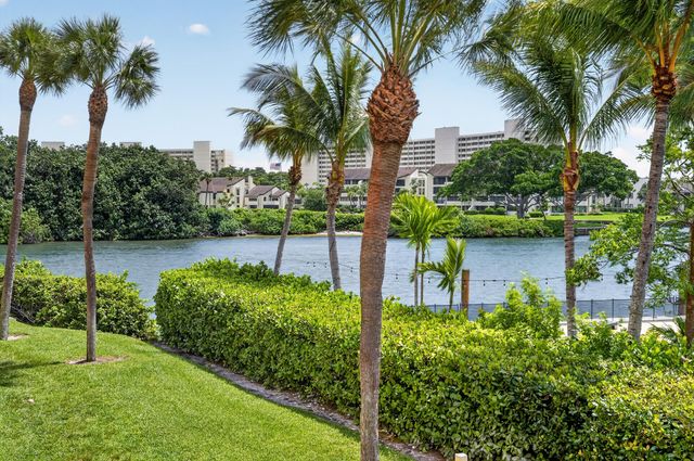 1036 US Highway 1 121, North Palm Beach, FL 33408