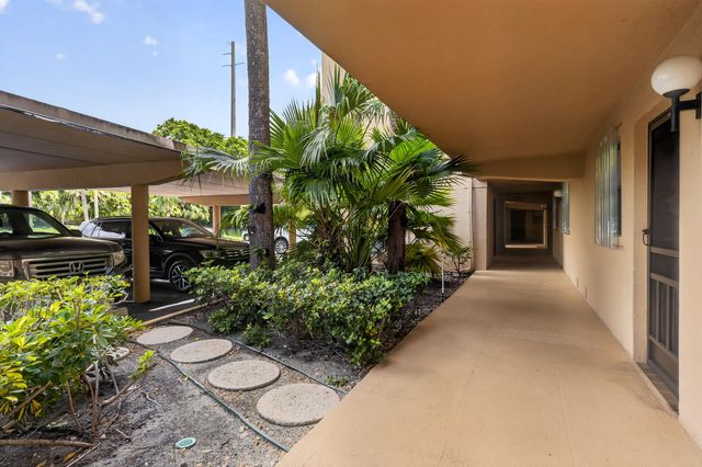 1036 US Highway 1 121, North Palm Beach, FL 33408