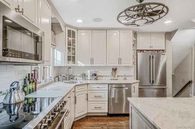 3 Walnut Place, North Massapequa, NY 11758