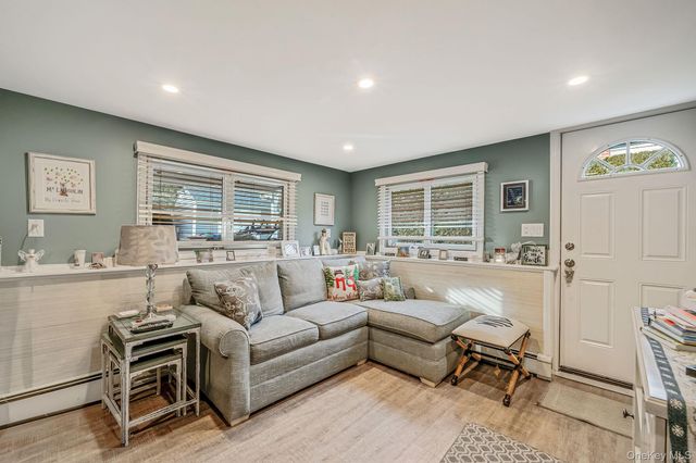 3 Walnut Place, North Massapequa, NY 11758