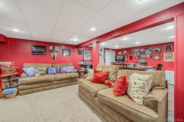 3 Walnut Place, North Massapequa, NY 11758